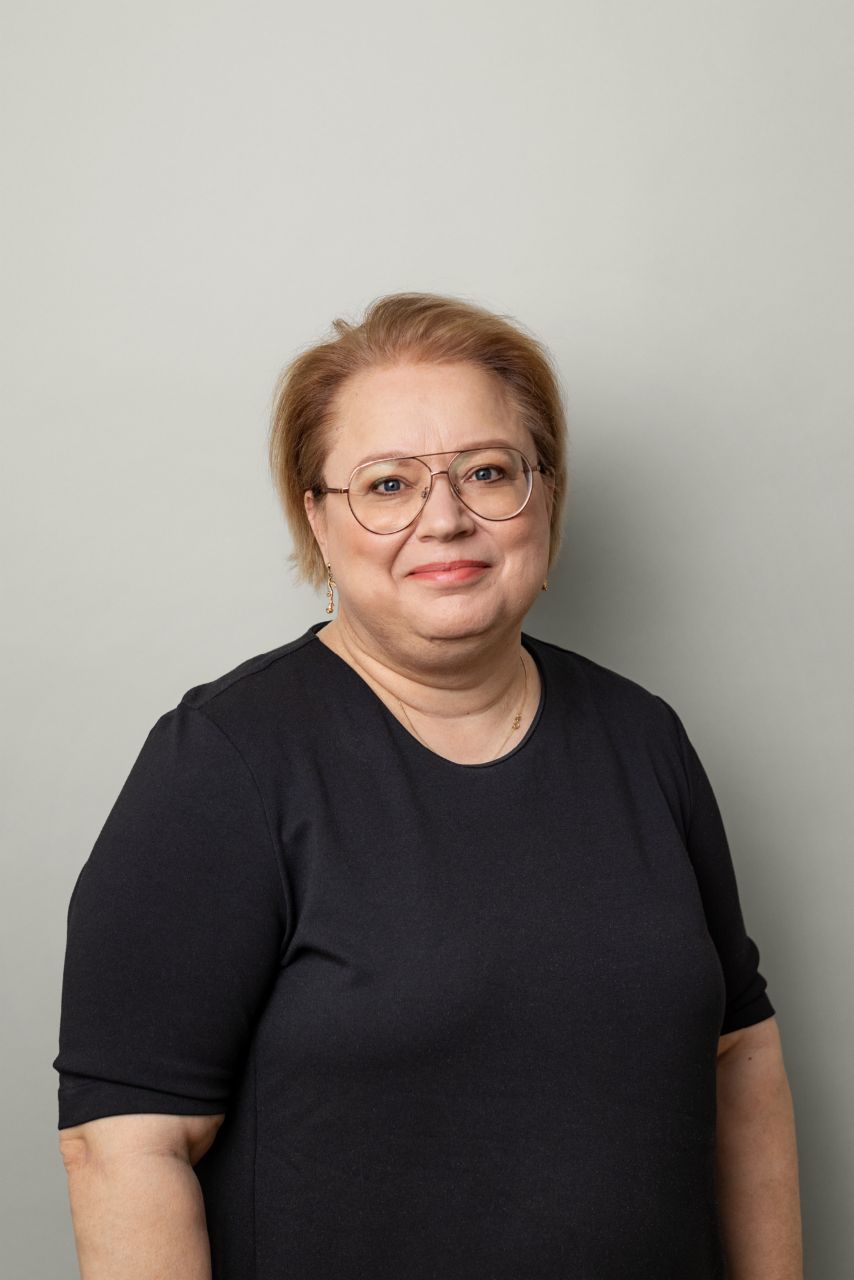 Portraitfoto des Aufsichtsratsmitgliedes Mari Carlquist in farbe.