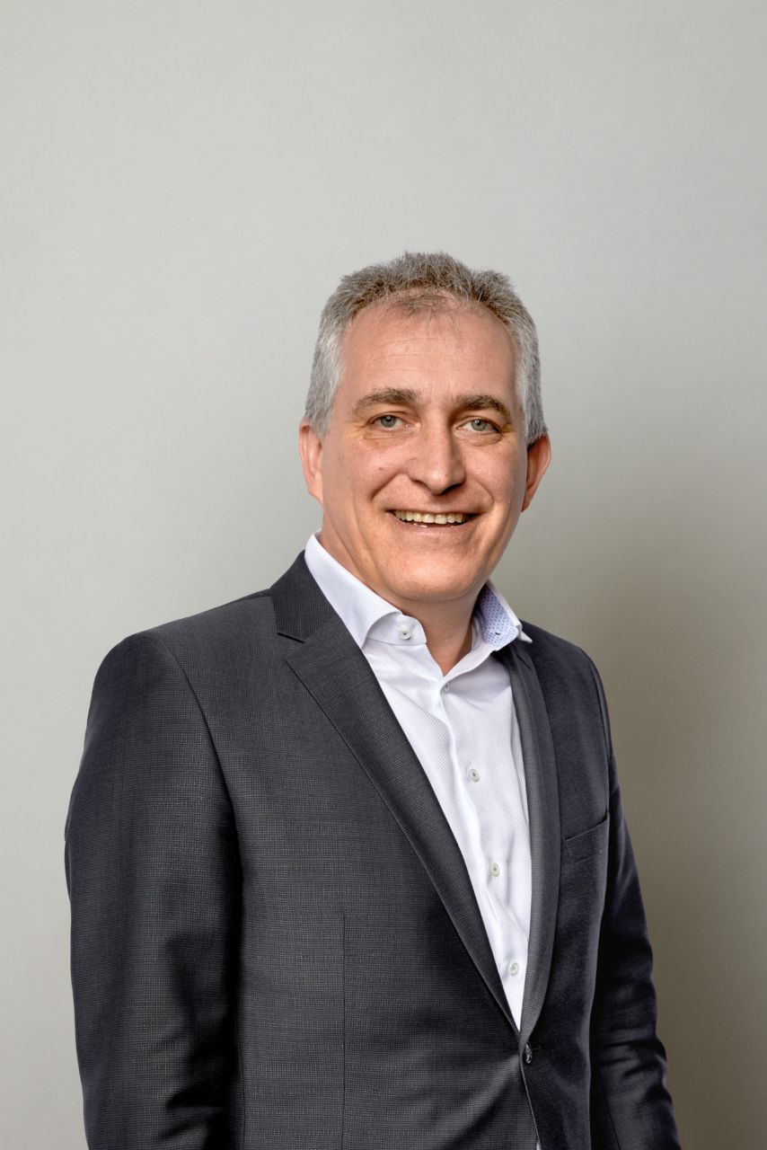 Portraitfoto des Aufsichtsratsmitgliedes Jürgen Kerner in farbe.