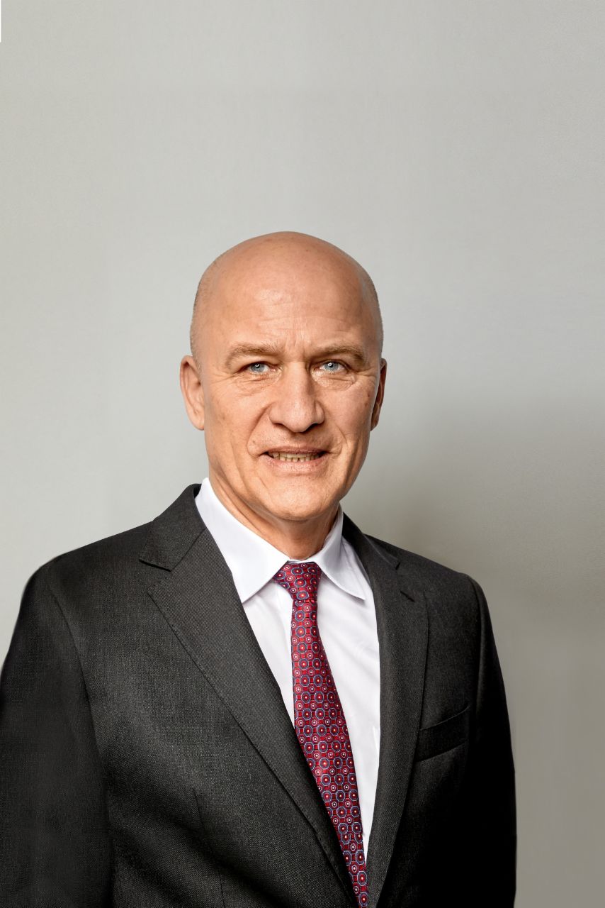Portraitfoto des Aufsichtsratsmitgliedes Frank Witter in farbe.