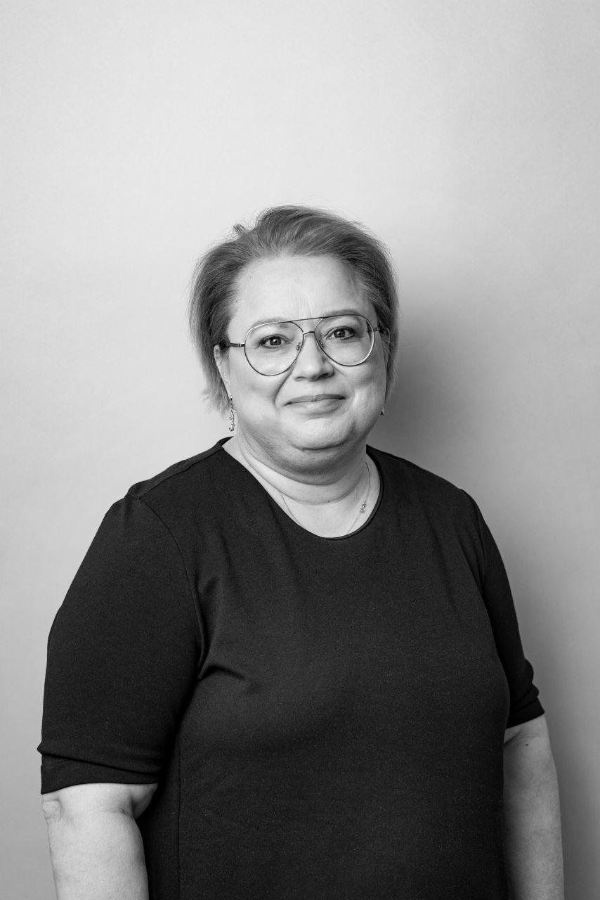 Portraitfoto des Aufsichtsratsmitgliedes Mari Carlquist in schwarz-weiß.