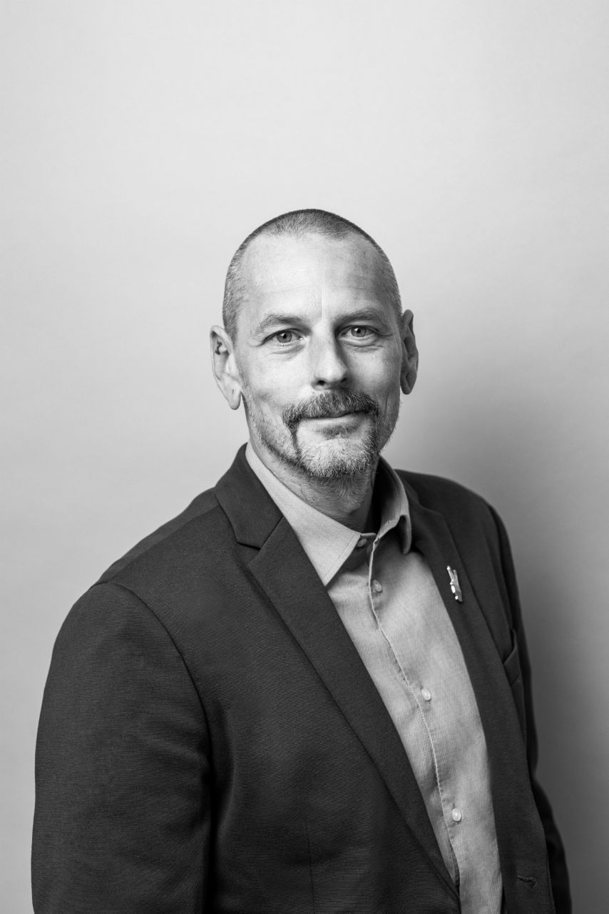 Portraitfoto des Stellvertretenden Vorsitzenden des Aufsichtsrats Michael Lyngsie in schwarz-weiß.