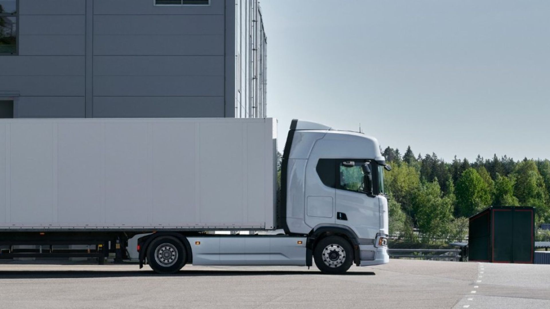 Systematic preparation boosts e-truck sales readiness