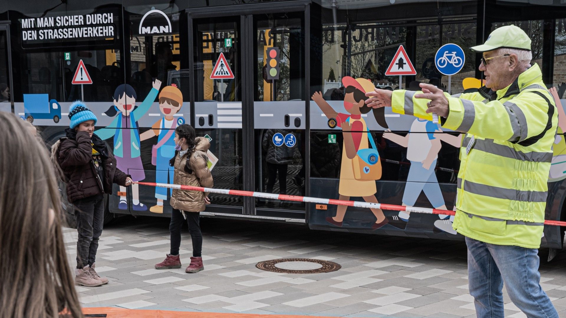 Safe way to school: Blind spot the focus of MAN's road safety campaign with 2,000 children