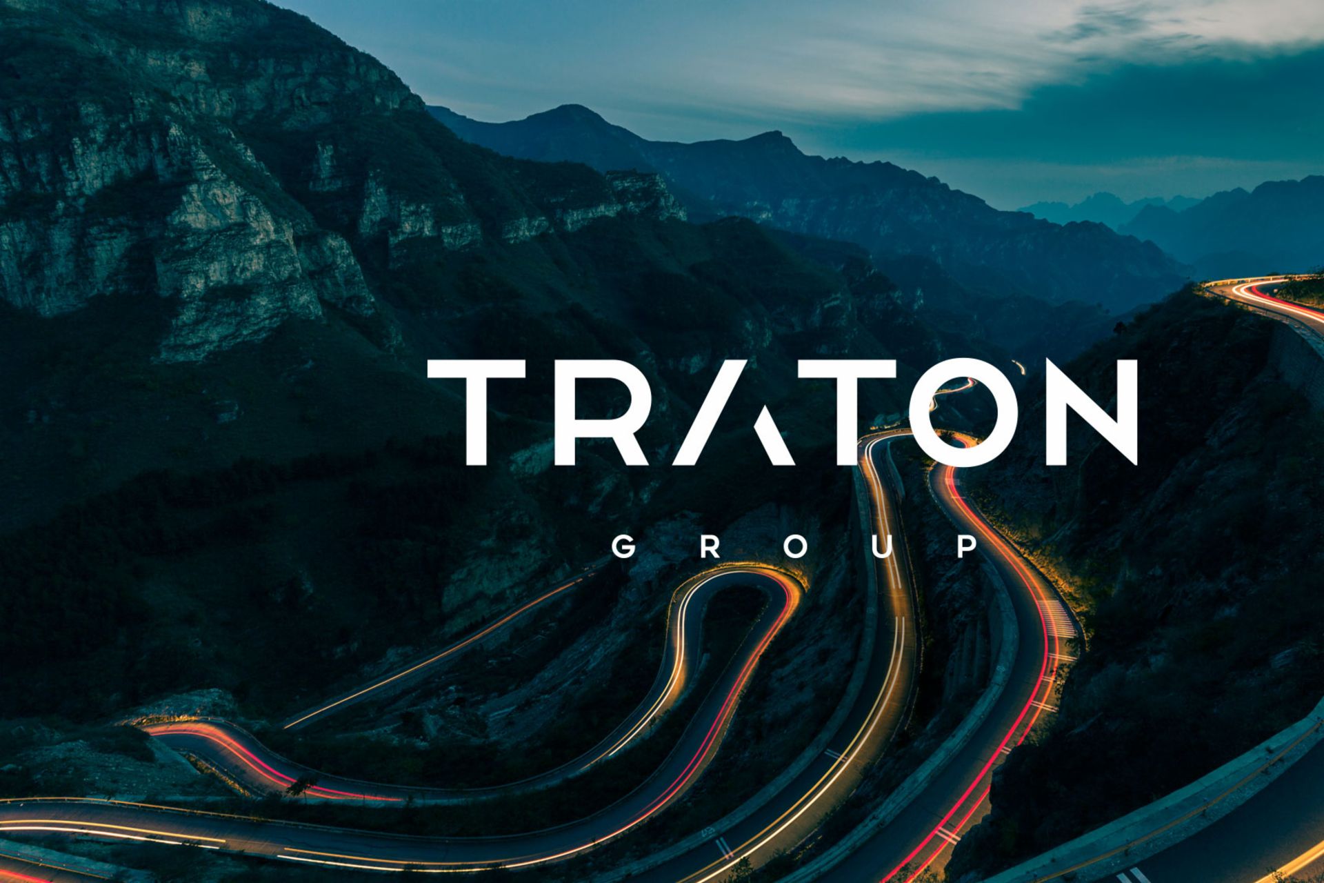 TRATON Logo mit Hintergrundbild