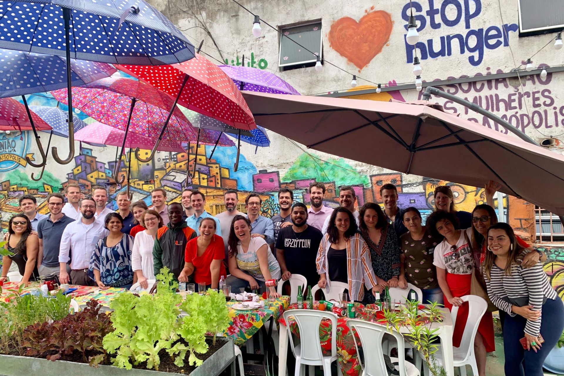 The participants visited one of São Paulo’s favelas where they dove deeper into the local logistics challenges.