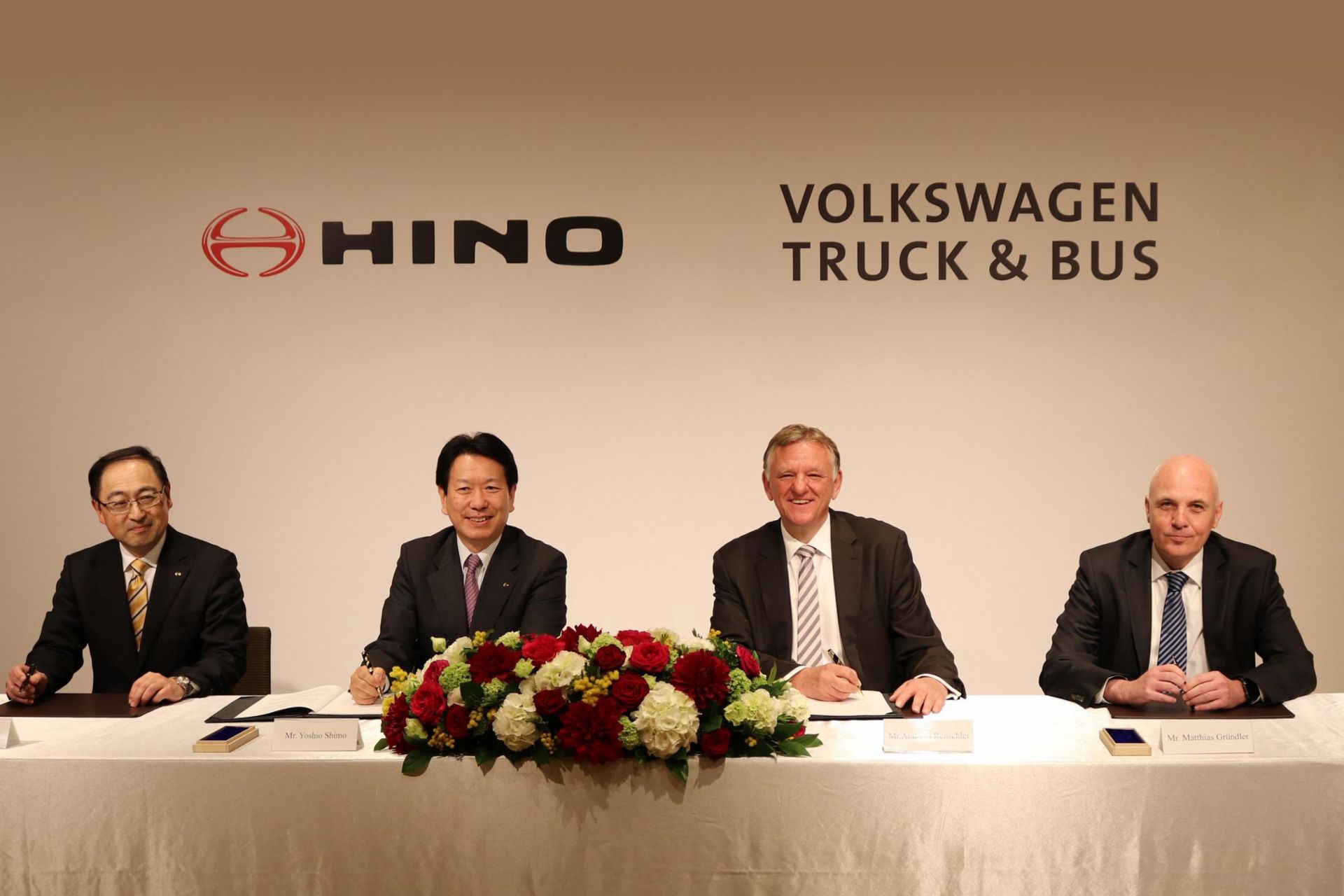 (from left) Taketo Nakane, Director and Senior Managing Officer of Hino Motors, Yoshio Shimo, President & CEO of Hino Motors, Andreas Renschler, Member of the Board of Management of Volkswagen AG and CEO of TRATON, Matthias Gründler, CFO of TRATON
                 