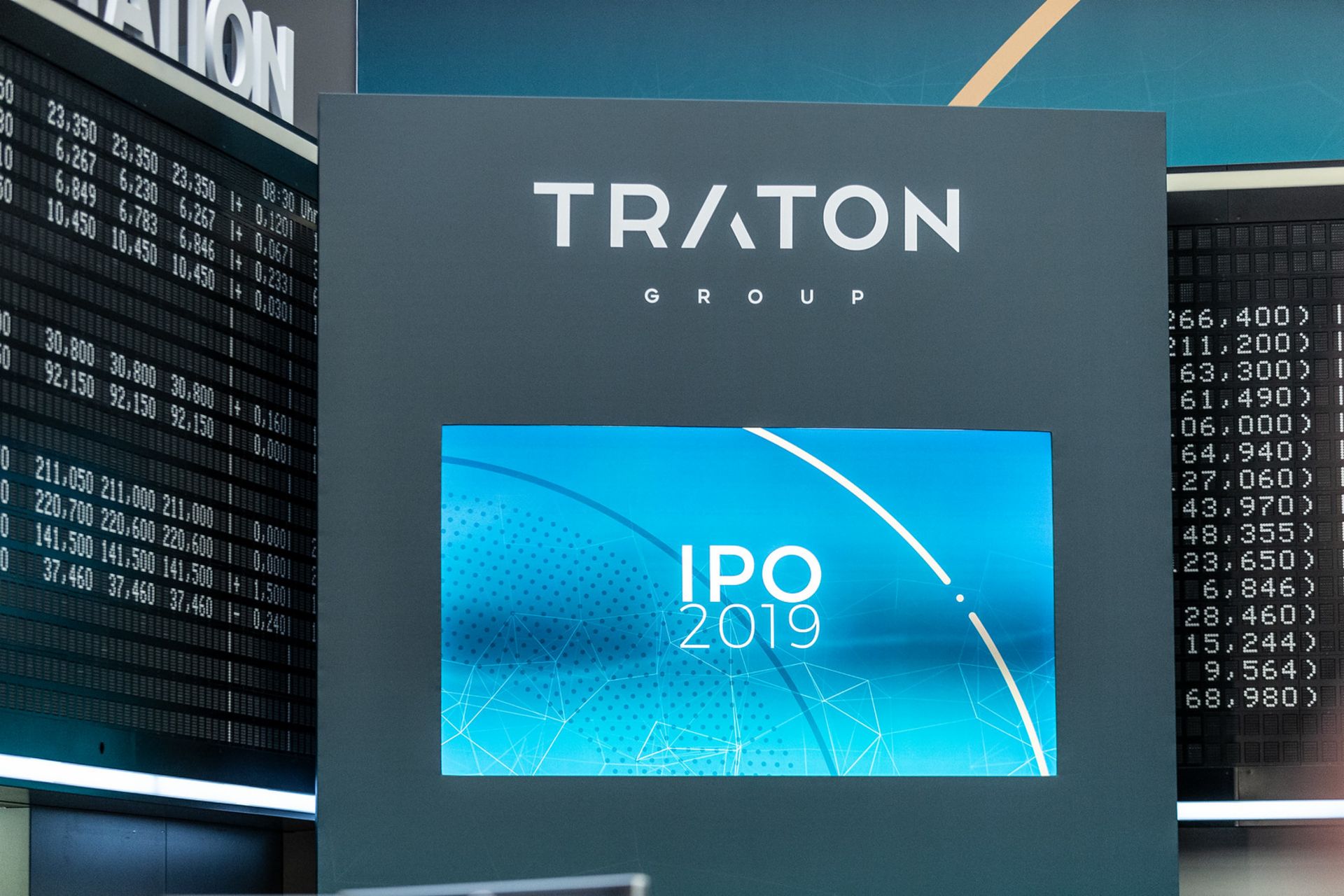 Seit 28.Juni 2019 ist die TRATON SE an den Börsen in Frankfurt und Stockholm gelistet.
                 