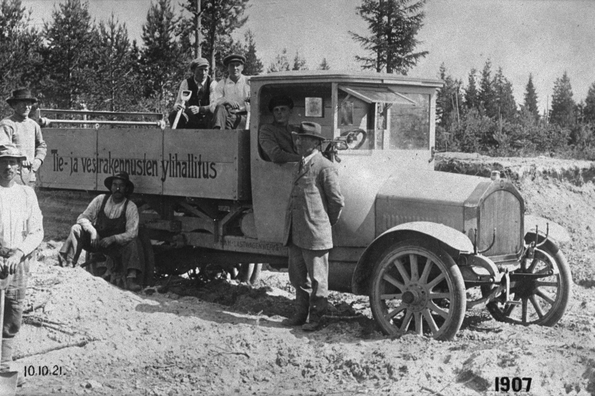Old black and white image of MAN LKW Supreme Road and Hydraulic Engineering Authority of Finland