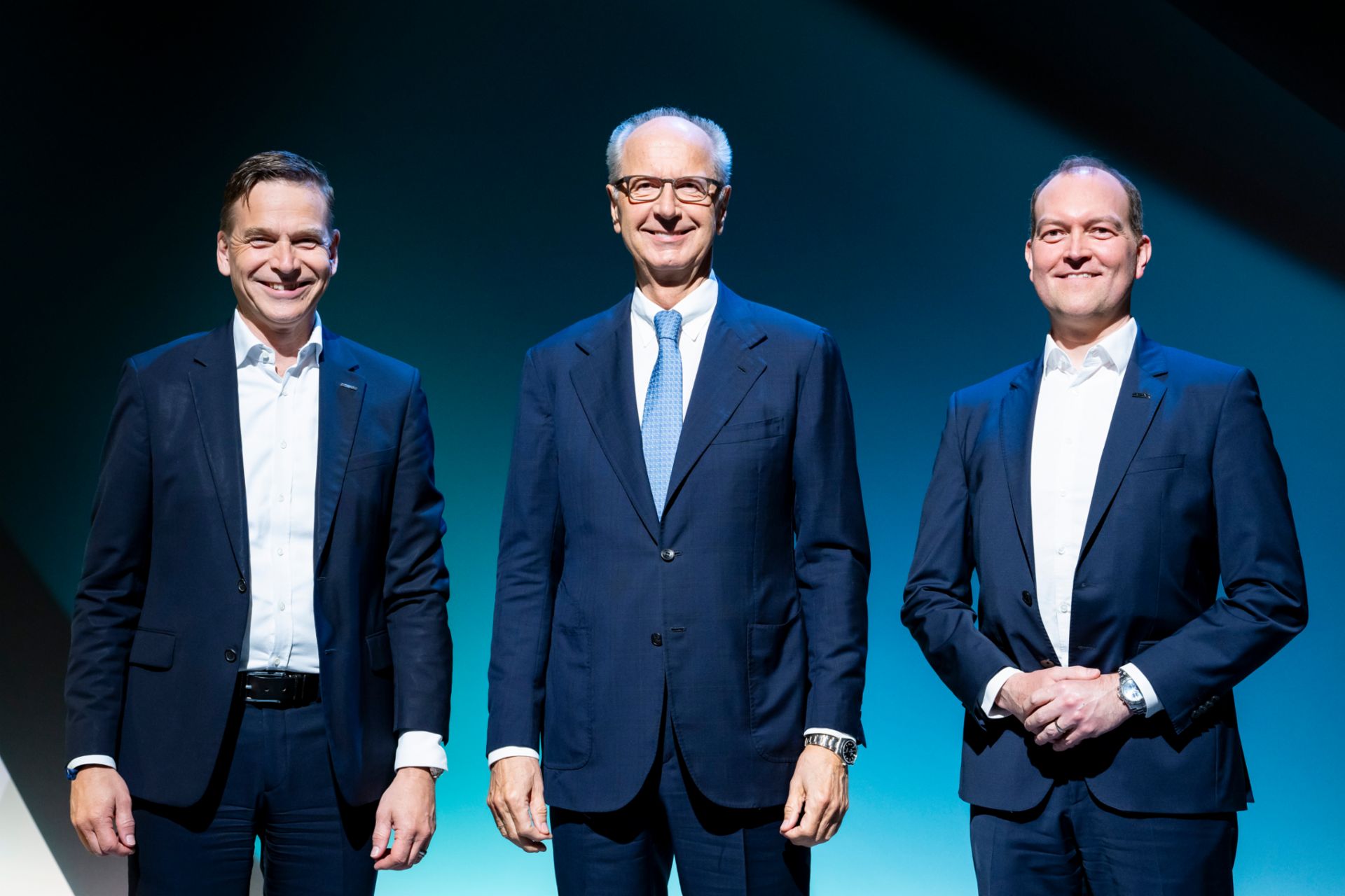 Christian Levin (Chief Executive Officer der TRATON SE), Hans Dieter Pötsch (Vorsitzender des Aufsichtsrats der TRATON SE) und Dr. Michael Jackstein (Mitglied des Vorstands der TRATON SE, verantwortlich für Finanzen und Business Development sowie Human Resources) 
                 
