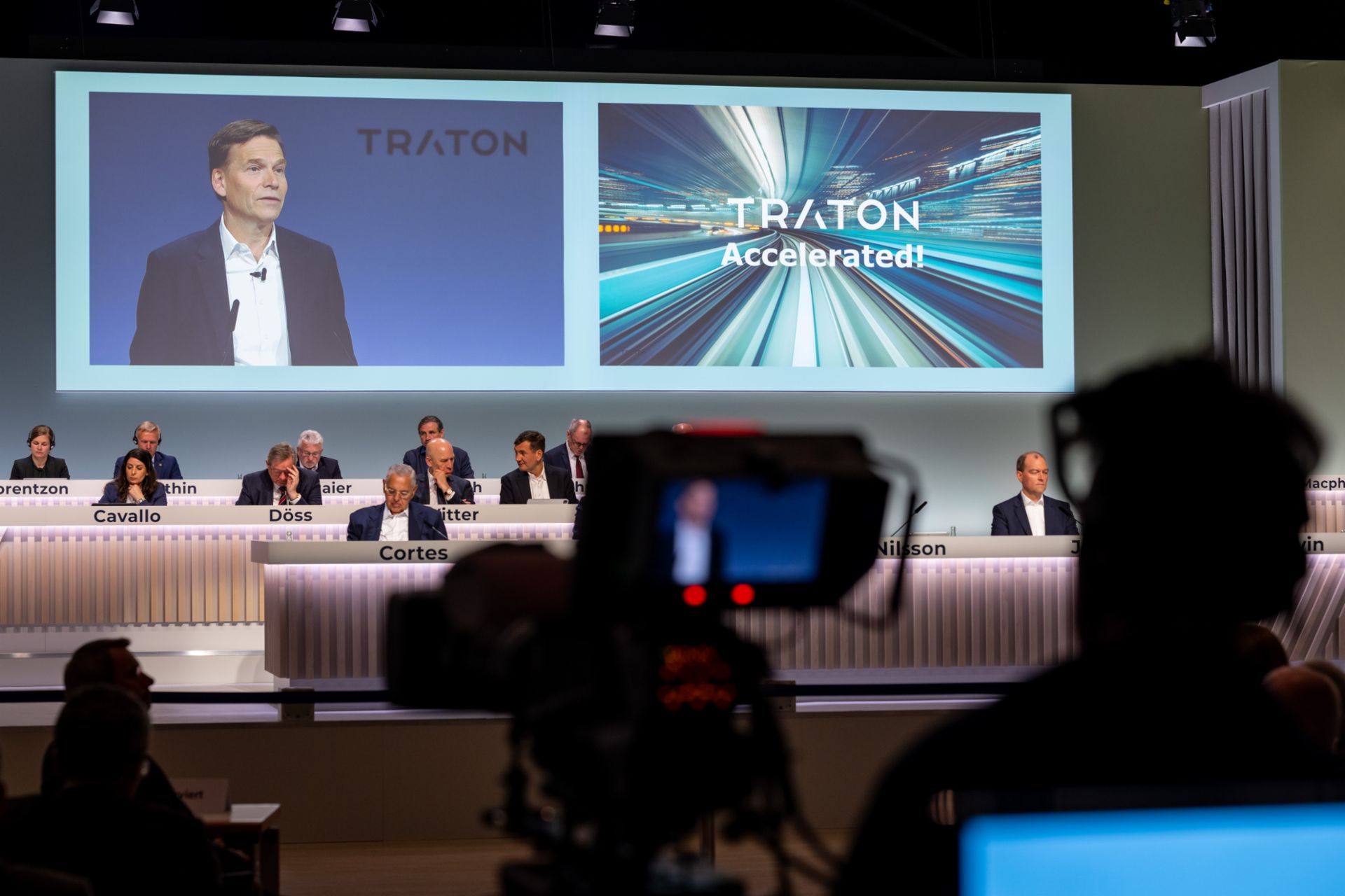 Christian Levin on stage of TRATON's Annual General Meeting 2023.
                 