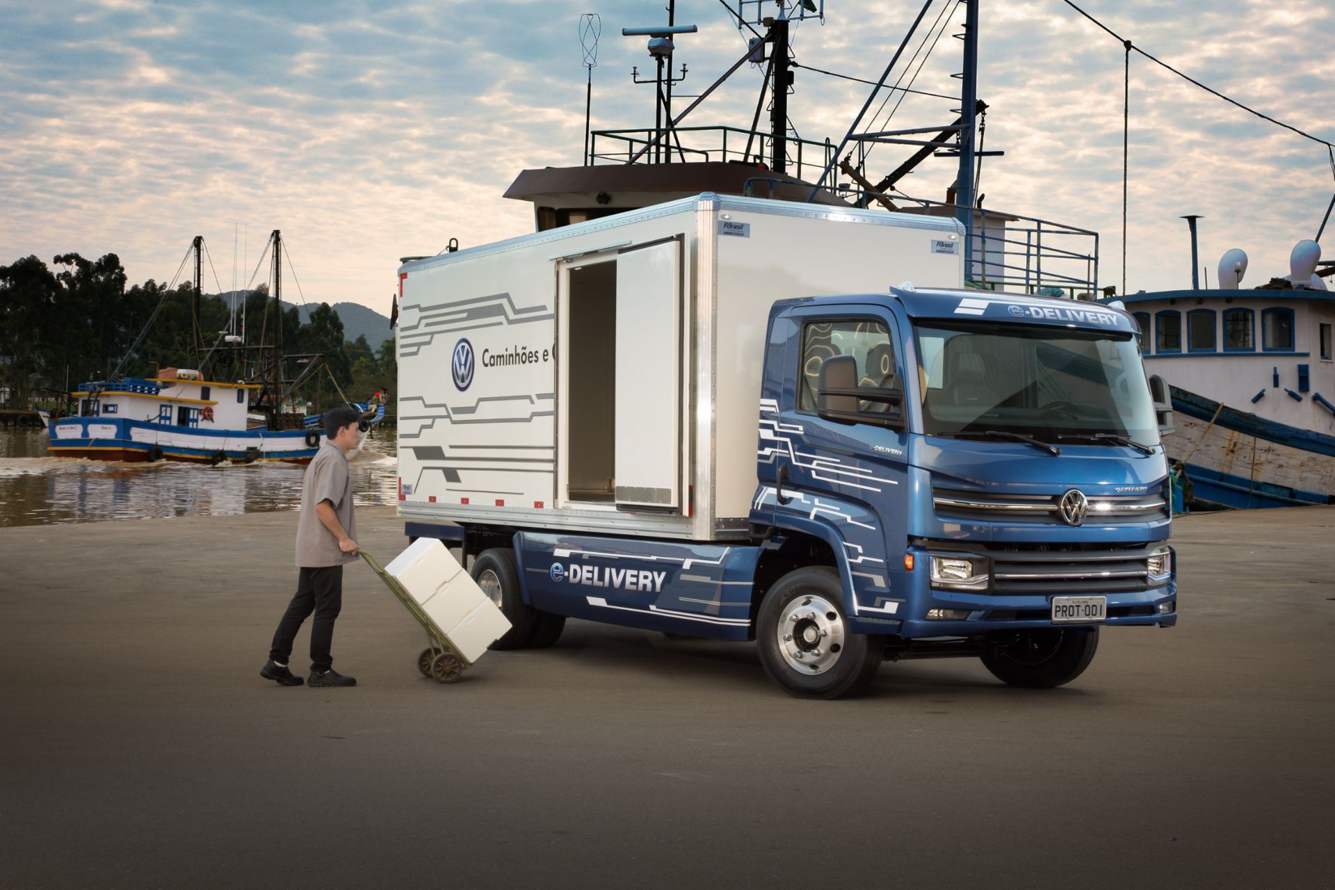 Volkswagen Caminhões e Ônibus, the Brazilian brand of TRATON, presents e-Delivery, the electric delivery truck.
                 