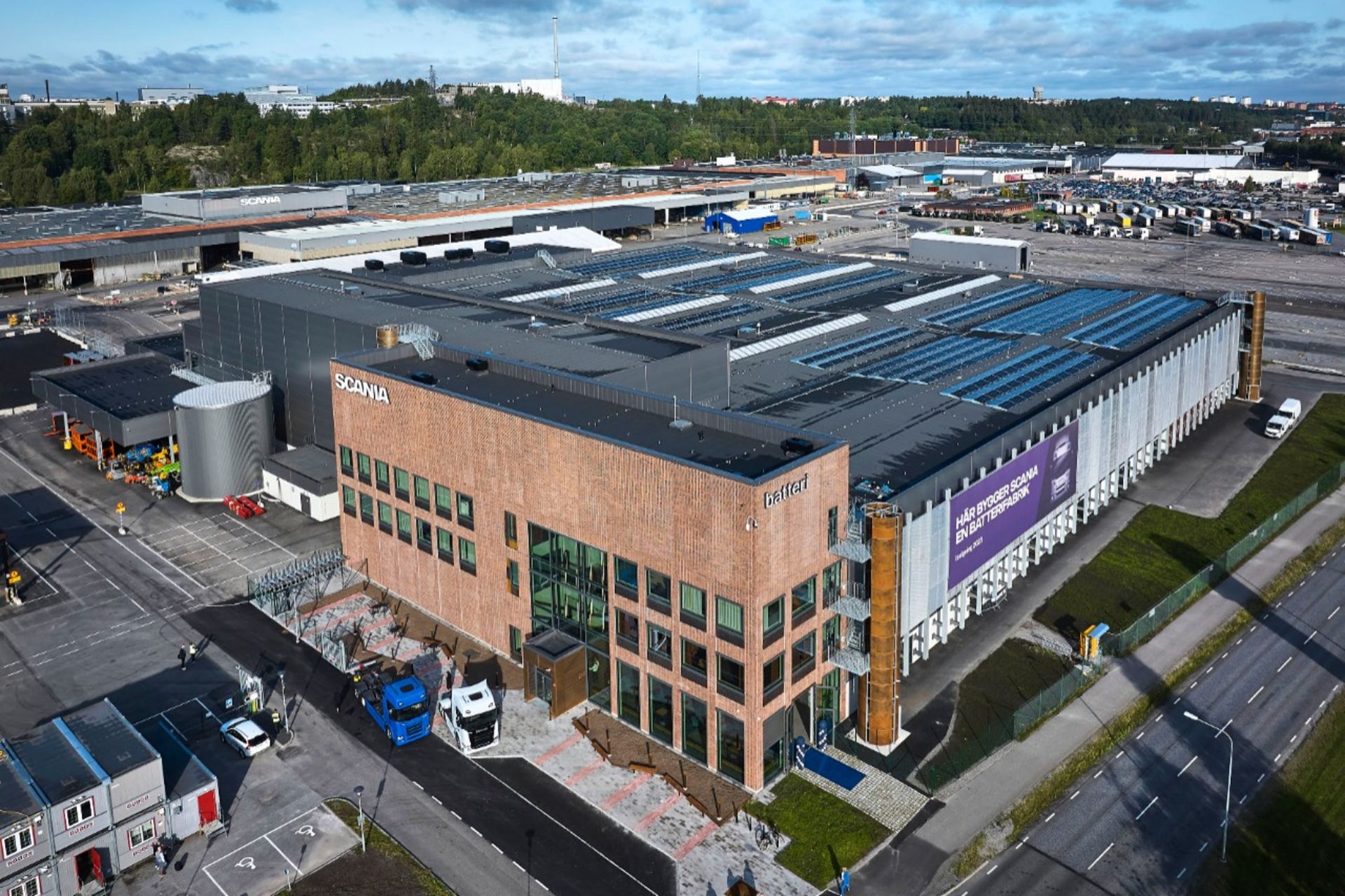 Das Anfang September 2023 in Betrieb genommene Batterie-Montagewerk von Scania in Södertälje, Schweden